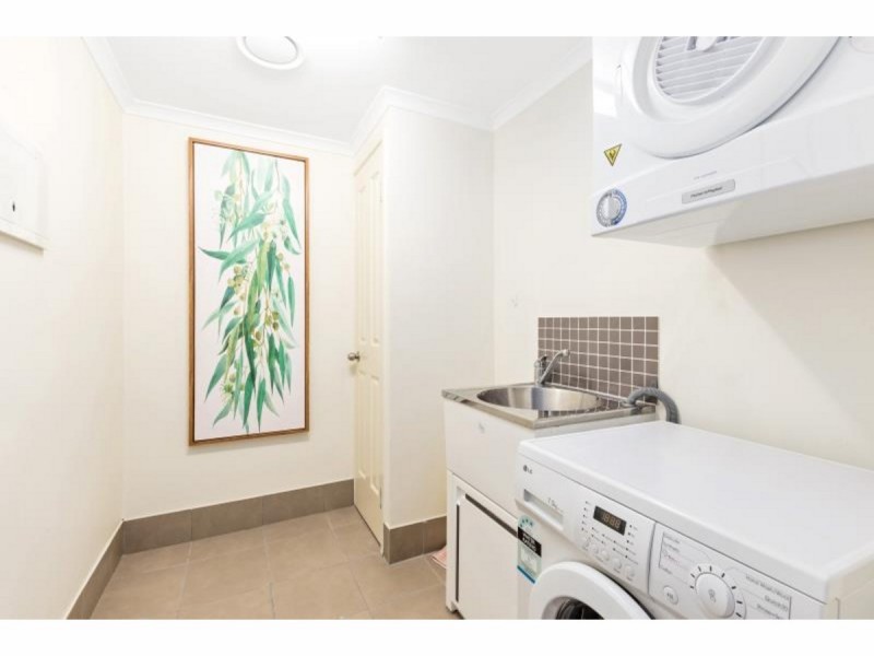 302/6-8 Victoria Parade, Rockhampton City QLD 4700